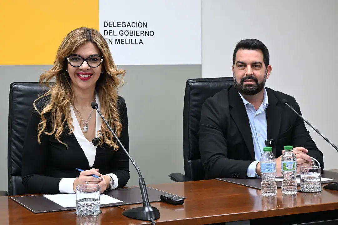 Sabrina Moh, delegada del Gobierno, y Jorge Vera, directo provincial del SEPE / Delegación del Gobierno