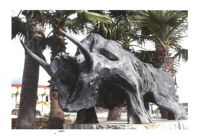 "Toro", escultura onírica